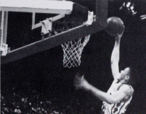 Bradley alumni and former Cleveland Cavalier Anthony Parker goes up for a dunk. Photo from the 1994 Bradley University Yearbook.