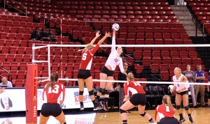 Freshman Jamie LIvaudais attempts a block in Bradley’s first win of the season against Evansville. Photo by Dan Smith