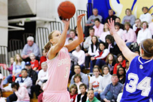 Junior Renee Frericks pulls up for a 3-pointer in Saturday’s 87-80 double-overtime win over the Drake Bulldogs. courtesy of BradleyBraves.com, photo by Bob Hunt