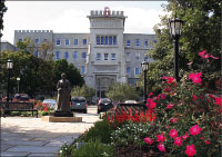 More flowers have been planted around Founder’s Circle and in other places in an effort to improve campus aesthetics. Photo by Louis Amberg