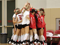 The Bradley volleyball team gathers before its match against Missouri State. Photo courtesy of bradleybraves.com